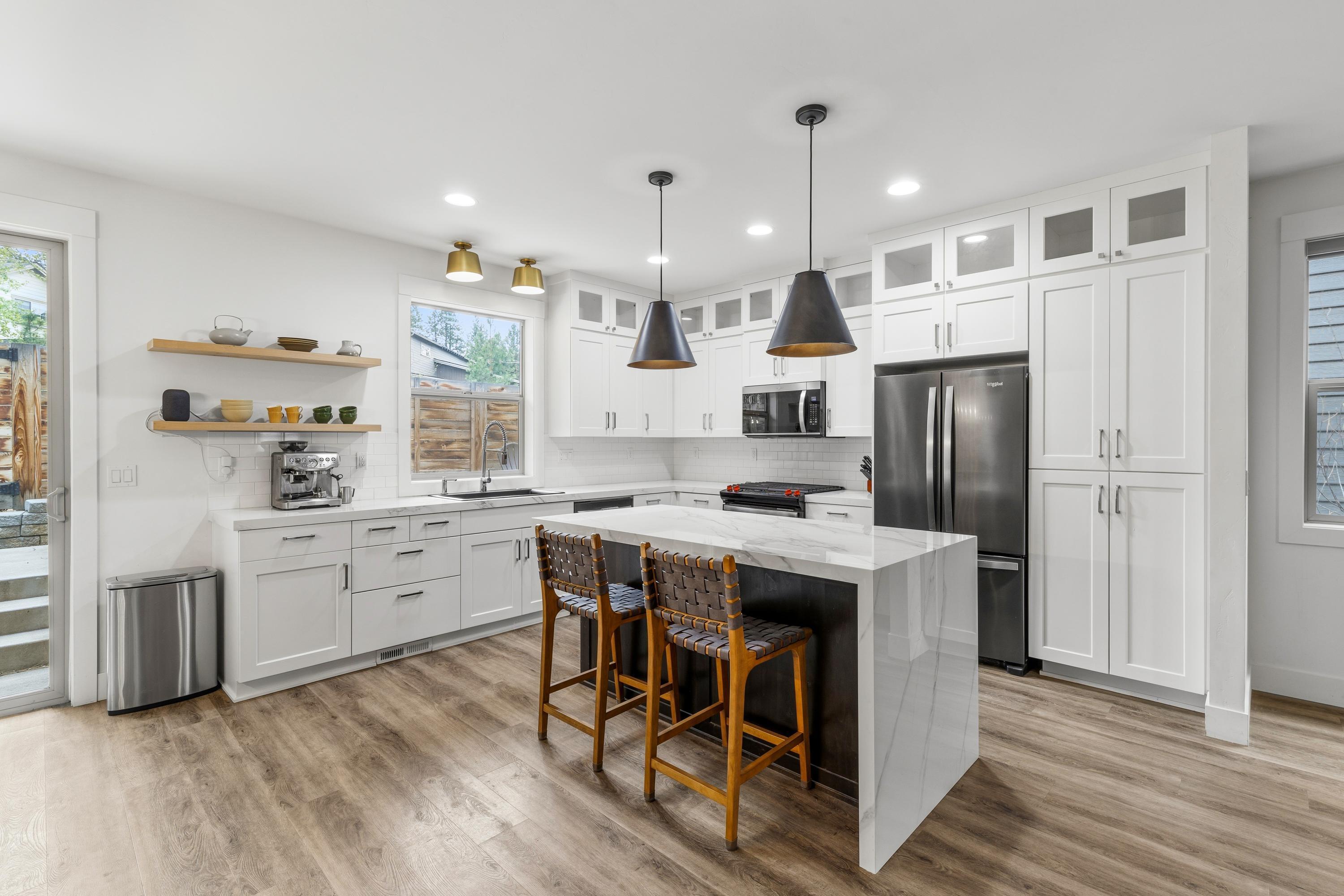1333 Southwest Boardwalk Lane Bend, OR 97702 - Photo 10 of 46 Kitchen