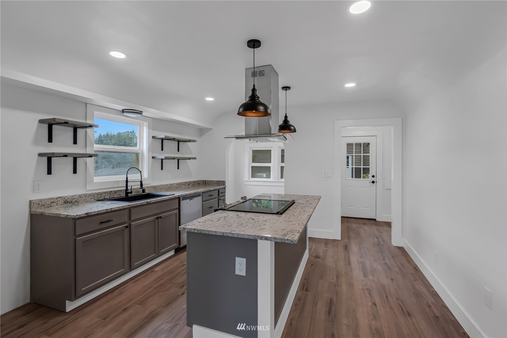 537 Carnine Road Castle Rock, WA 98611 - Photo 5 of 32 Gallery Image 5
