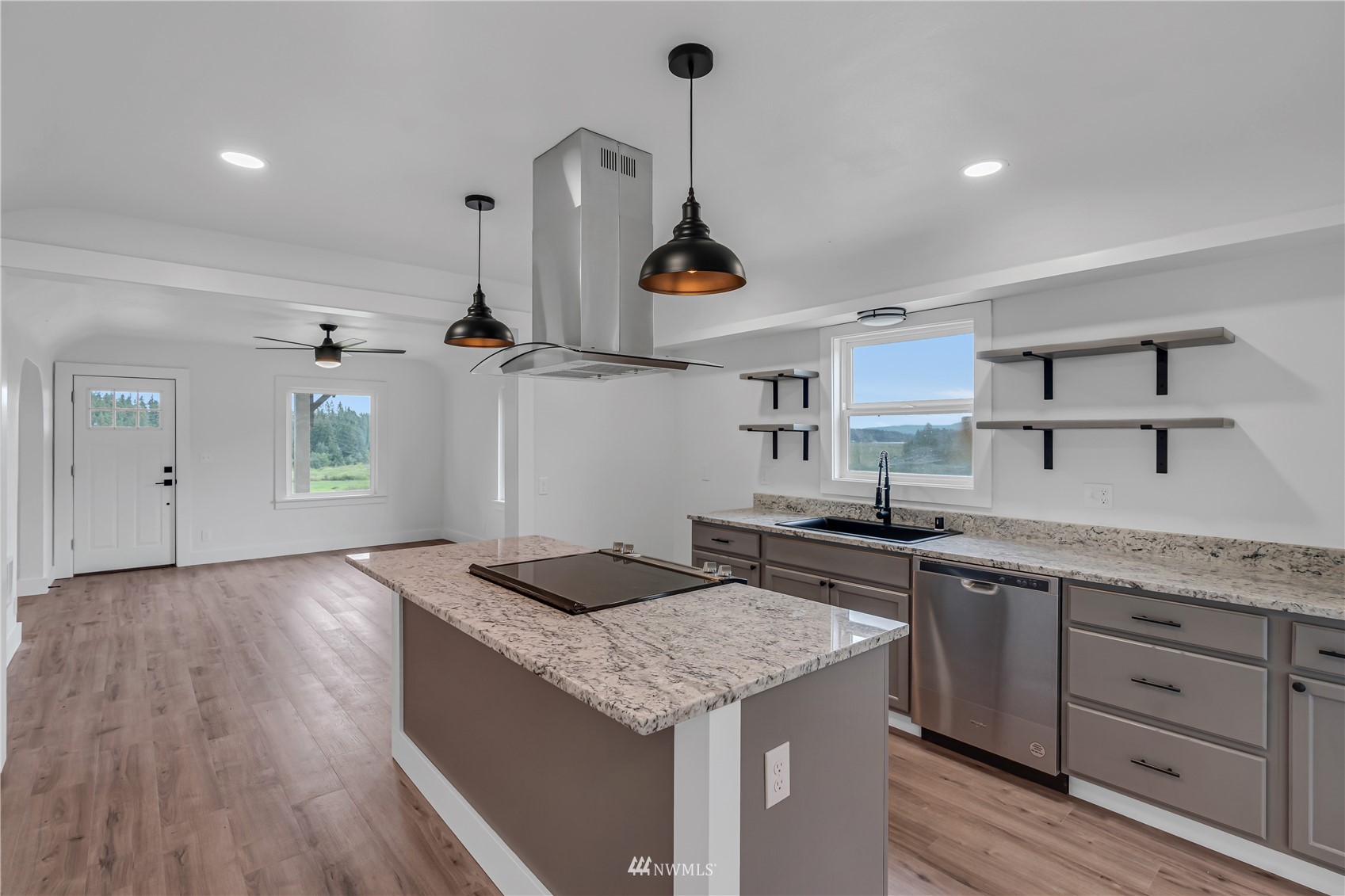 537 Carnine Road Castle Rock, WA 98611 - Photo 6 of 32 Gallery Image 6