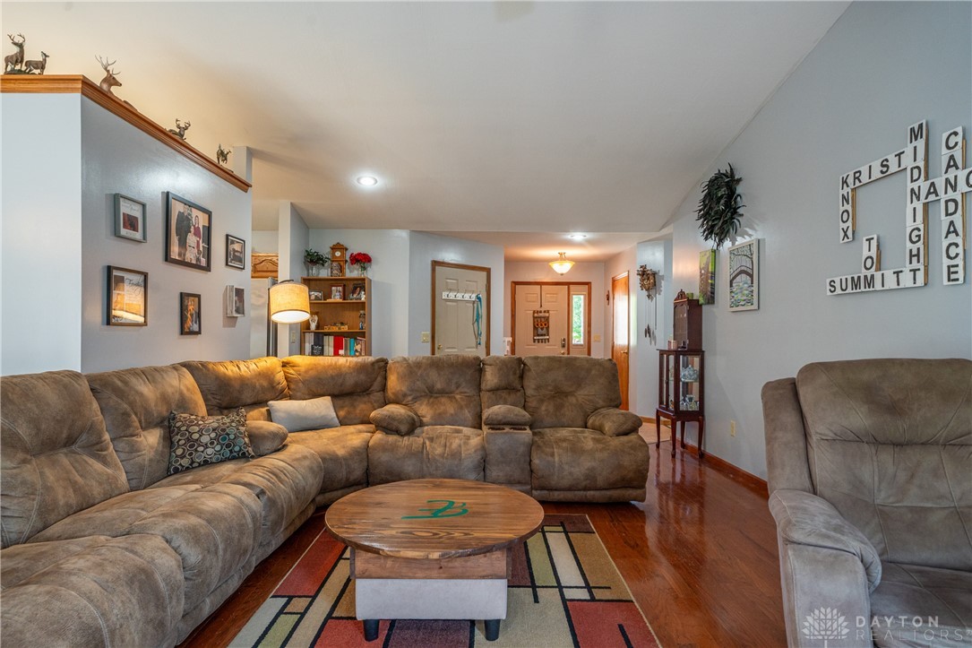 150 Locust View Way Troy, OH 45373 - Photo 8 of 44