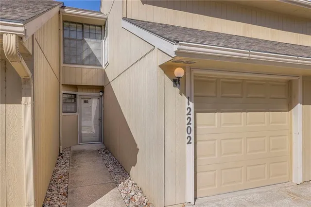 $200,000 | 12202 Charlotte Street, Kansas City, MO 64146