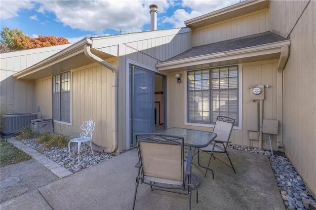 $200,000 | 12202 Charlotte Street, Kansas City, MO 64146