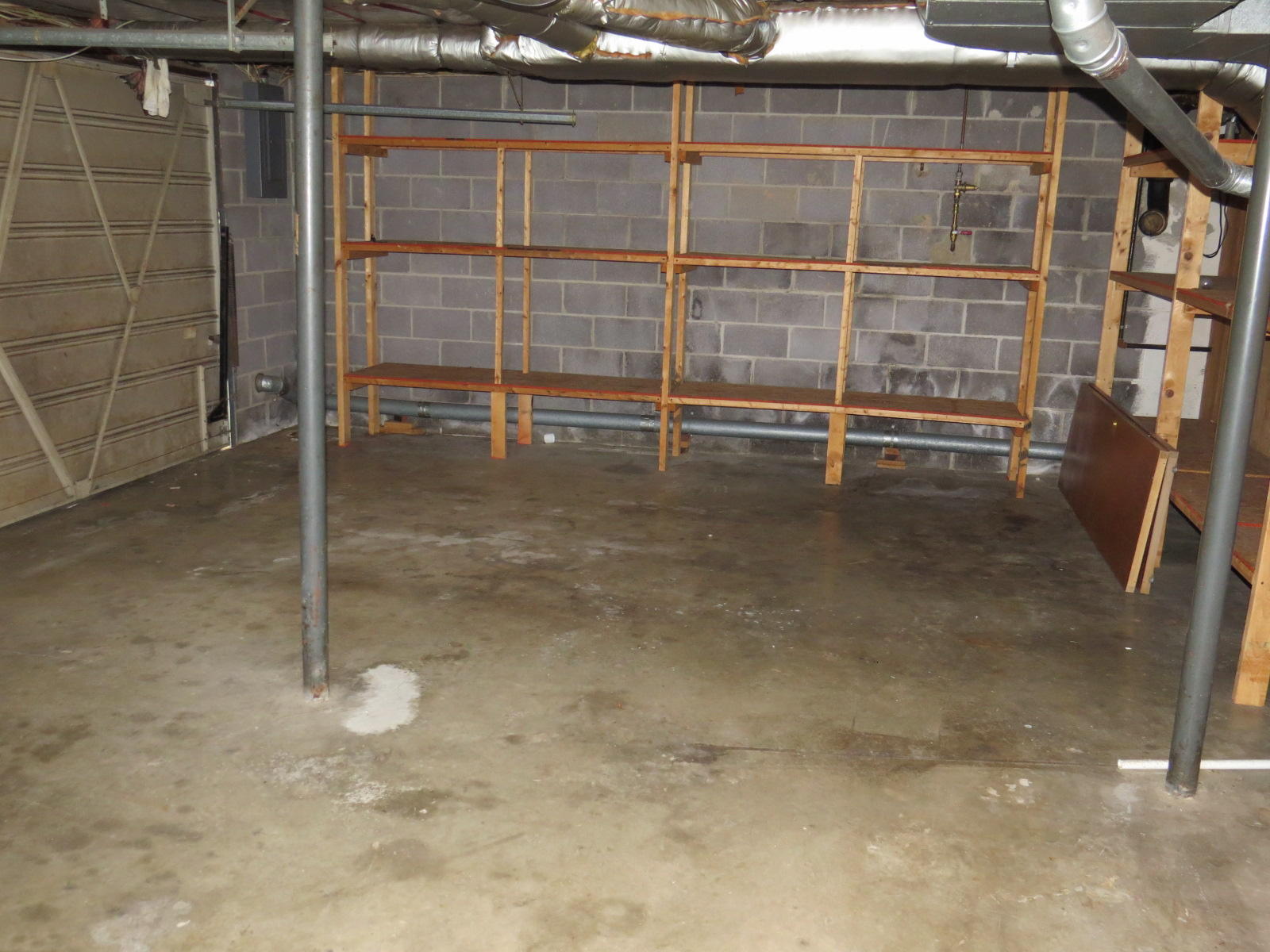 2305 Cunningham Road Knoxville, TN 37918 - Photo 17 of 22 Garage
