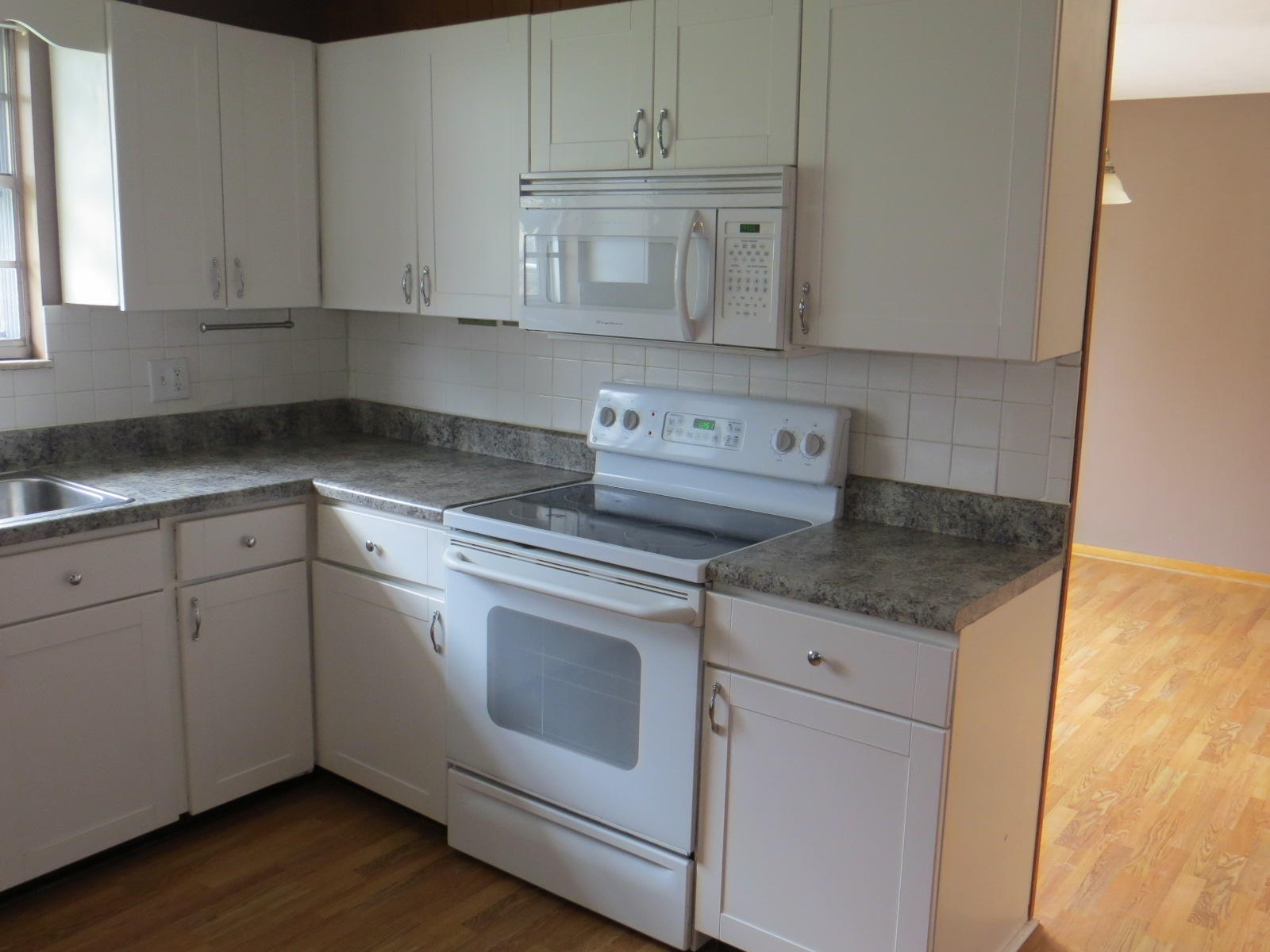 2305 Cunningham Road Knoxville, TN 37918 - Photo 5 of 22 Kitchen