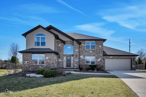 $600,000 | 15955 Iroquois Drive, Manhattan, IL 60442