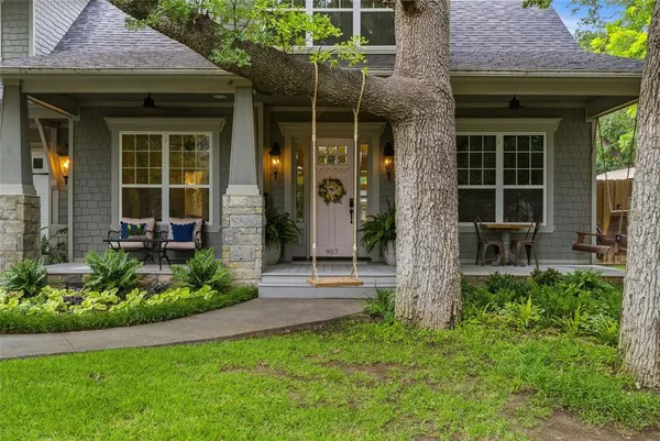 $799,999 | 907 Cherry Street, Graham, TX 76450