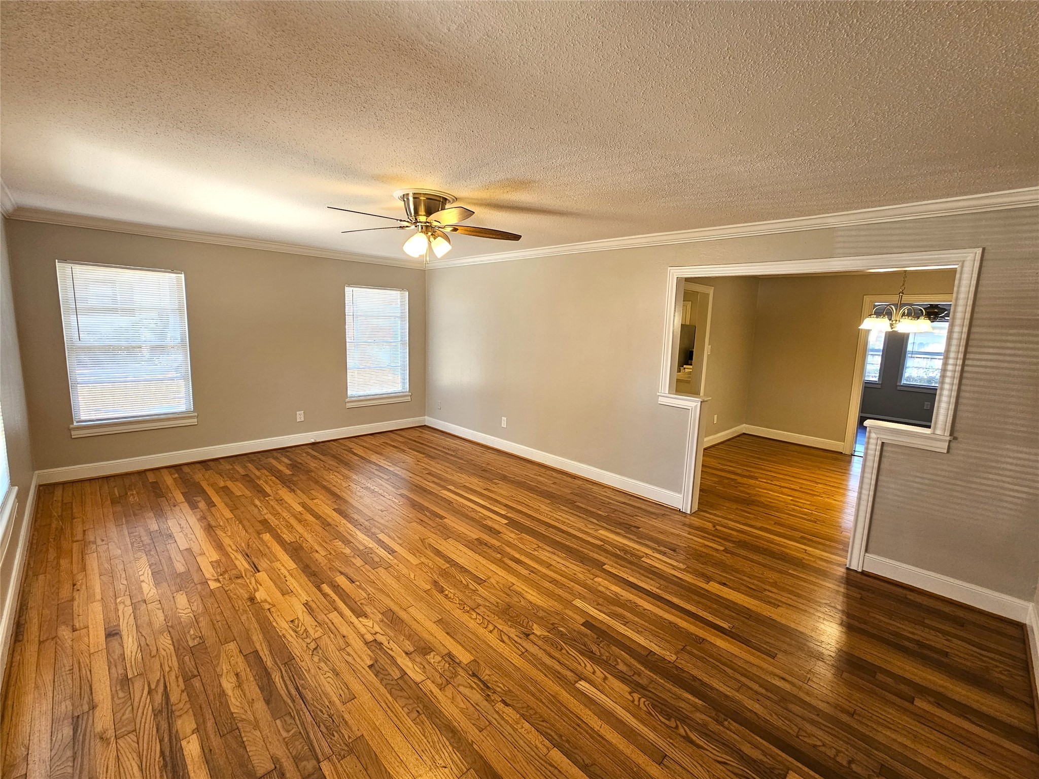 6647 Sylvan Road Houston, TX 77023 - Photo 2 of 7