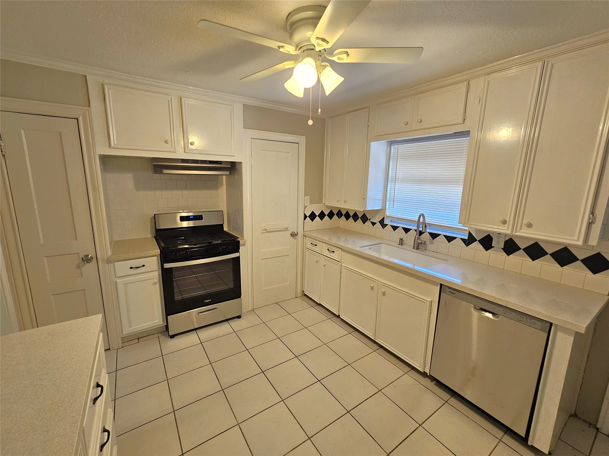 6647 Sylvan Road Houston, TX 77023 - Photo 4 of 7