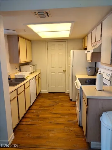 $180,000 | 3550 Bay Sands Drive, Unit 2016, Laughlin, NV 89029