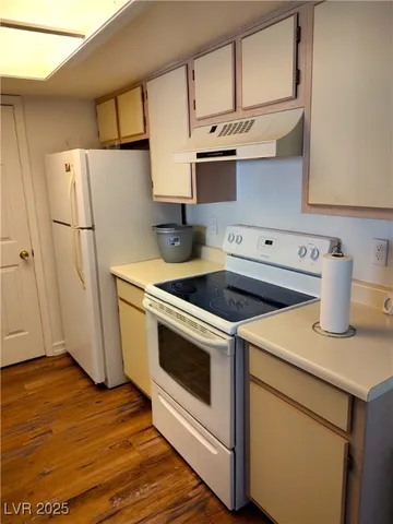 $180,000 | 3550 Bay Sands Drive, Unit 2016, Laughlin, NV 89029