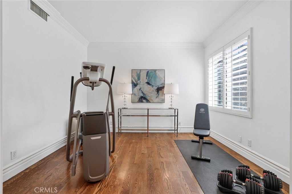 18 Lyon Newport Coast, CA 92657 - Photo 24 of 45 a living room with furniture