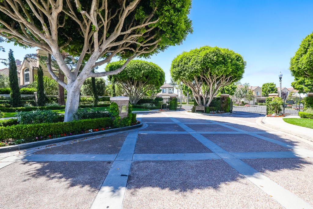 18 Lyon Newport Coast, CA 92657 - Photo 41 of 45 a view of backyard with green space