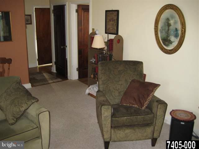 448 Locust Grove Road York, PA 17402 - Photo 7 of 25 Gallery Image 7