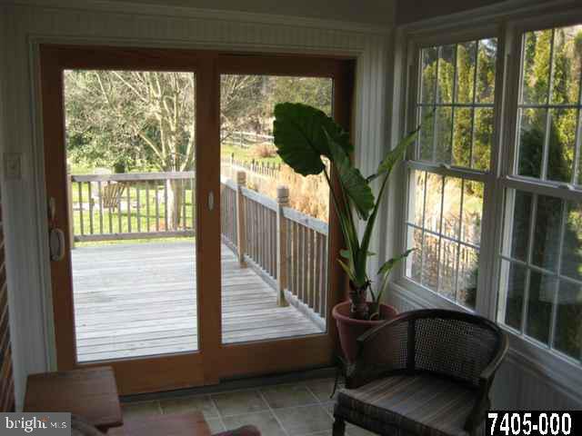 448 Locust Grove Road York, PA 17402 - Photo 9 of 25 Gallery Image 9