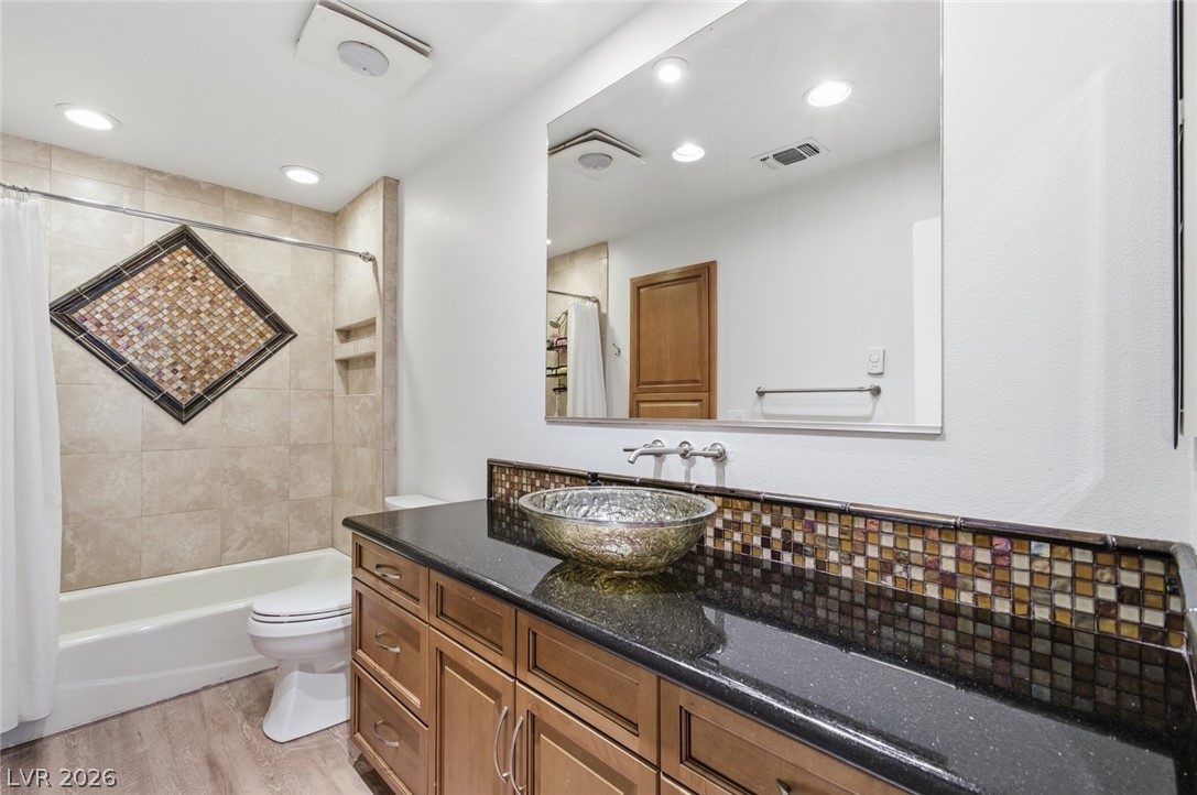 6425 Tara Avenue Las Vegas, NV 89146 - Photo 18 of 47 Gallery Image 18