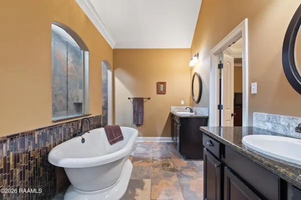 $2,500 | 126 Heathwood Drive, Broussard, LA 70518