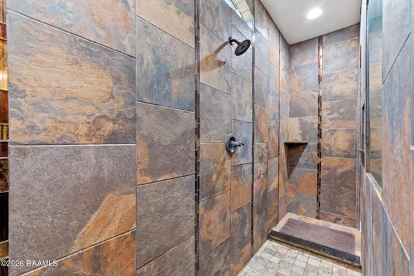 $2,500 | 126 Heathwood Drive, Broussard, LA 70518