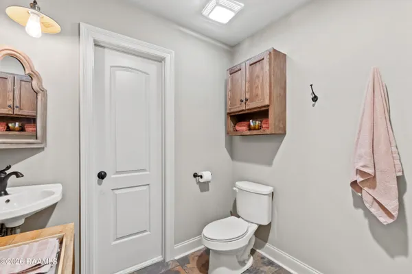 $2,500 | 126 Heathwood Drive, Broussard, LA 70518