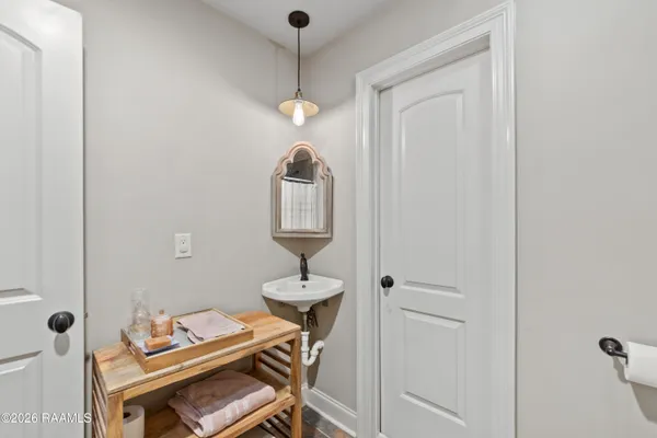 $2,500 | 126 Heathwood Drive, Broussard, LA 70518