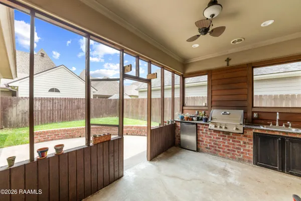 $2,500 | 126 Heathwood Drive, Broussard, LA 70518