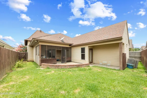 $2,500 | 126 Heathwood Drive, Broussard, LA 70518