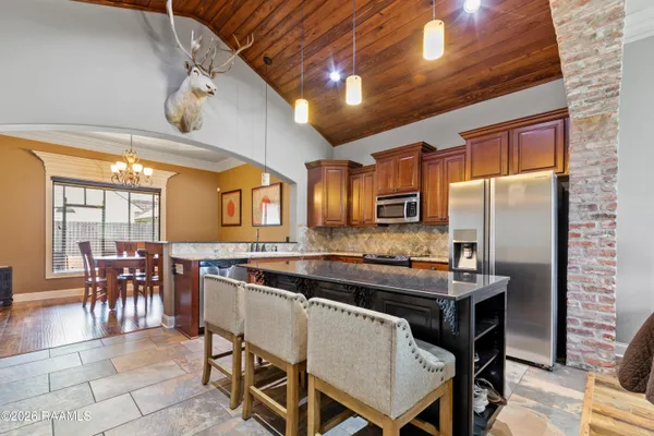 $2,500 | 126 Heathwood Drive, Broussard, LA 70518