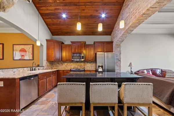 $2,500 | 126 Heathwood Drive, Broussard, LA 70518