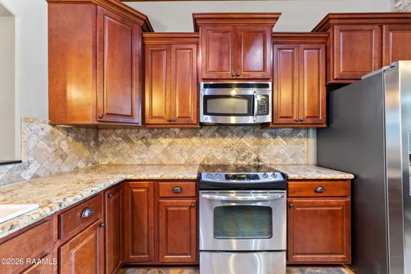 $2,500 | 126 Heathwood Drive, Broussard, LA 70518