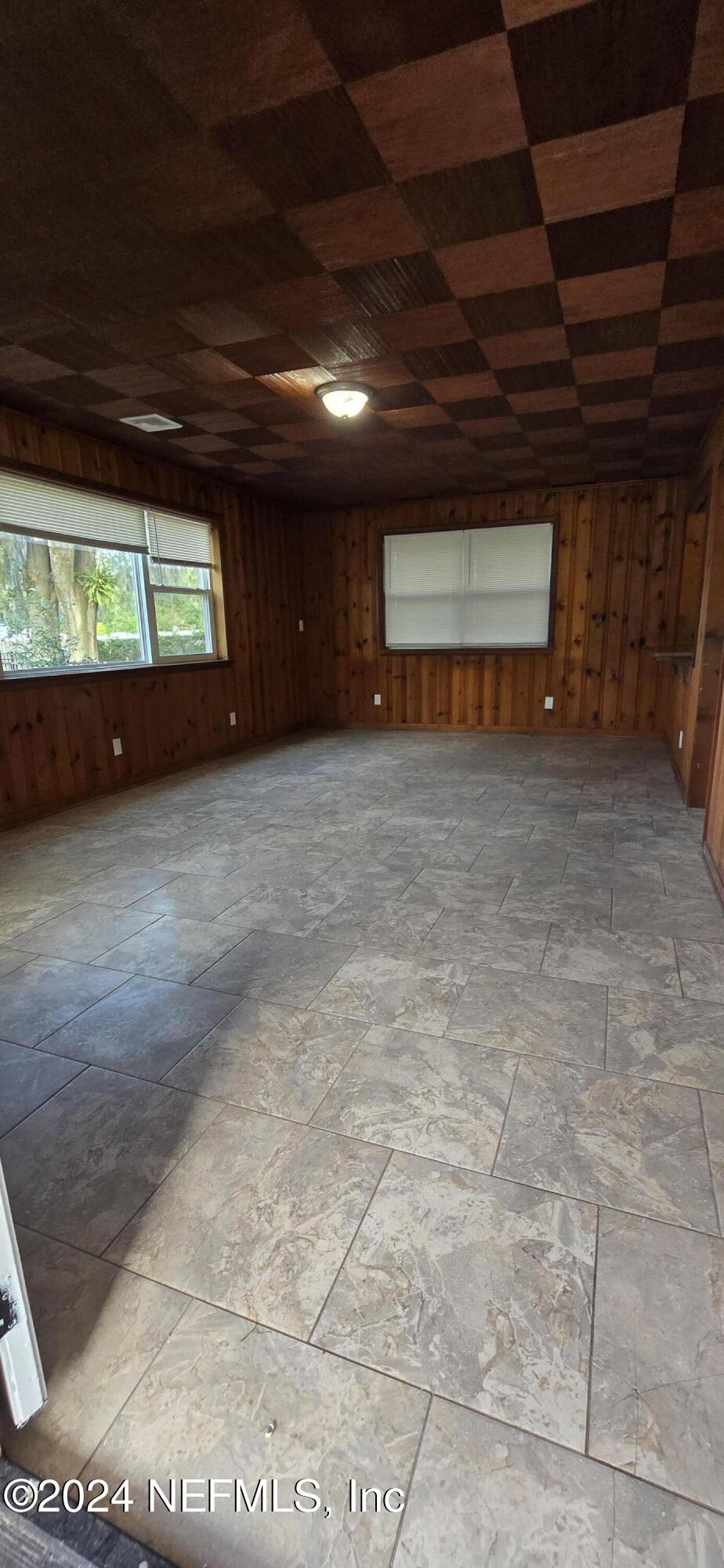 120 Katherine Road Jacksonville, FL 32218 - Photo 3 of 20 20241021_161403