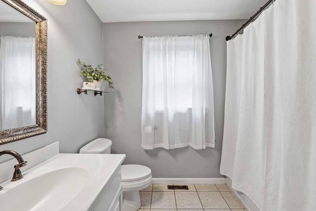 48 Fitchburg Street Marlborough, MA 01752 - Photo 11 of 32
