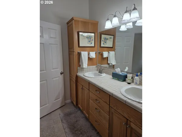 $495,000 | 1909 Southwest Duke Road, Sutherlin, OR 97479