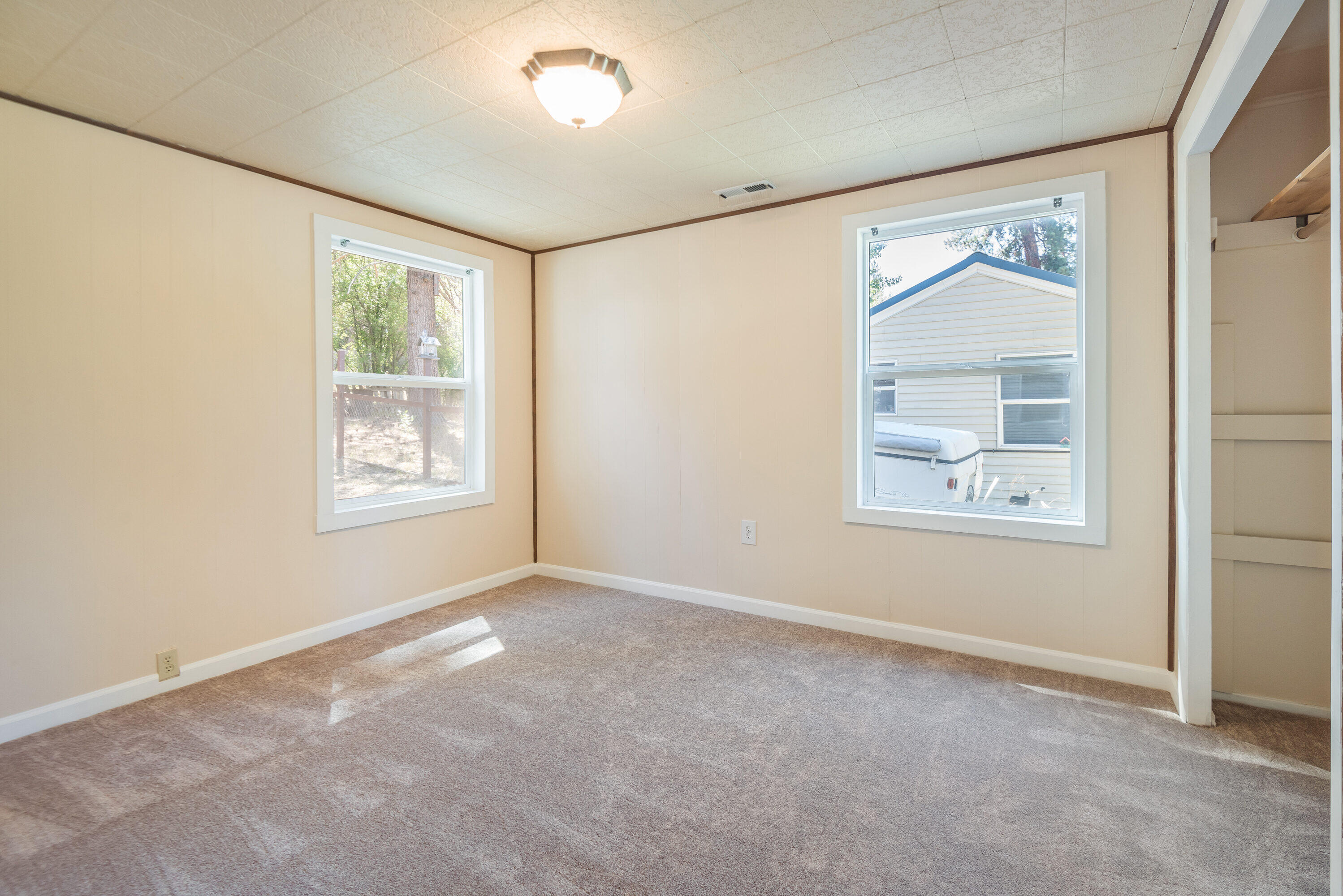 138707 Rhododendron Street Gilchrist, OR 97737 - Photo 9 of 17 138707 Rhododendron St-print-010-013-10-