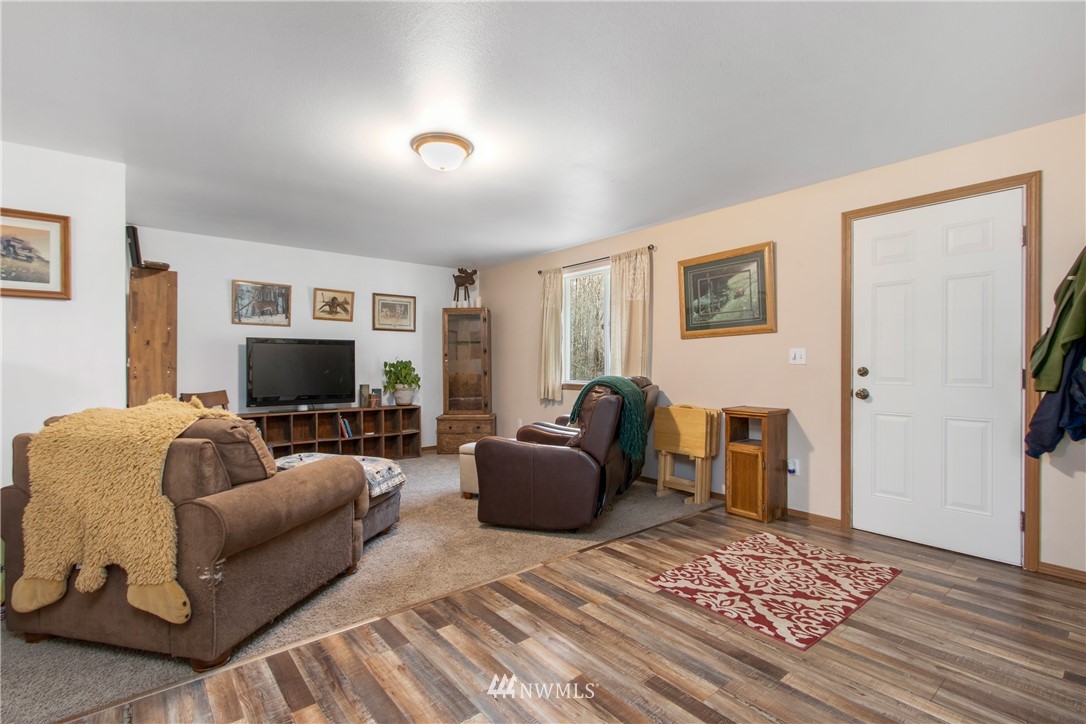 916 Wilson Road Northwest Olympia, WA 98502 - Photo 11 of 38 Gallery Image 11
