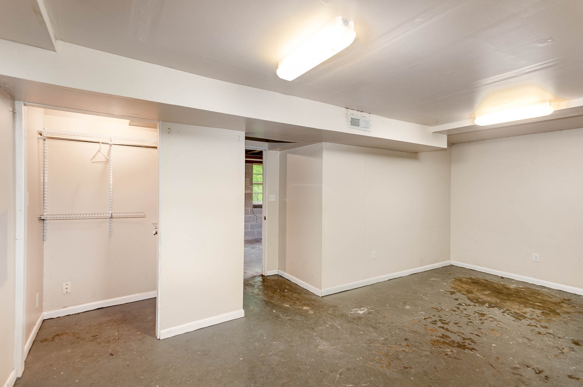 340 Dean Road Clarksville, TN 37040 - Photo 27 of 30 a view of an empty room