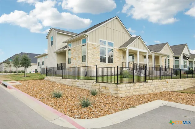$353,799 | 139 Stewart Drive, Unit 102, San Marcos, TX 78666