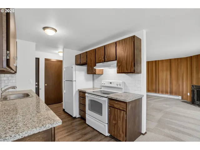 $220,000 | 5170 Northwest Neakahnie Avenue, Unit 1, Portland, OR 97229