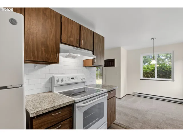 $220,000 | 5170 Northwest Neakahnie Avenue, Unit 1, Portland, OR 97229
