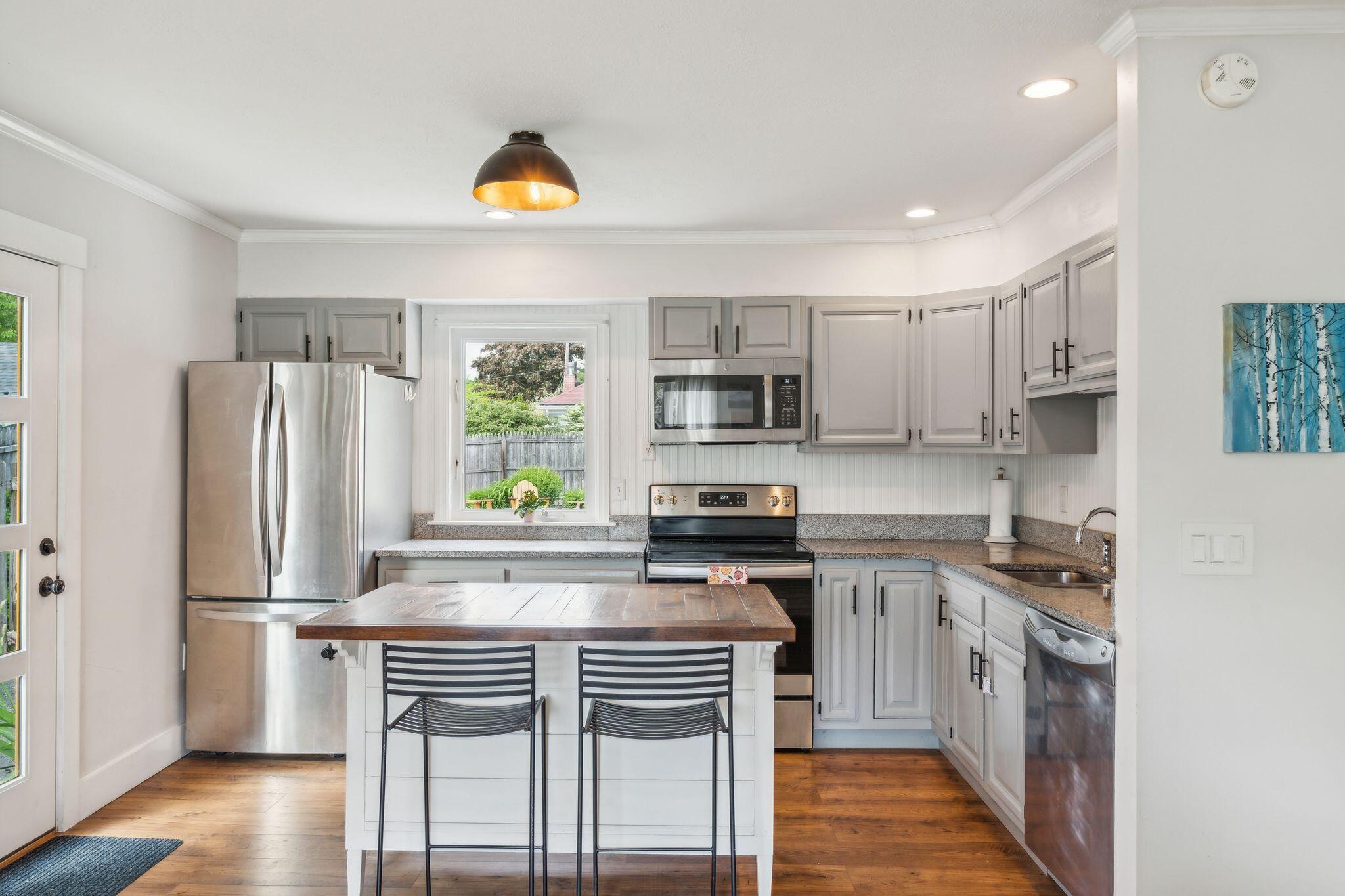 59 Victor Road Portland, ME 04103 - Photo 7 of 38 59 Victor Rd