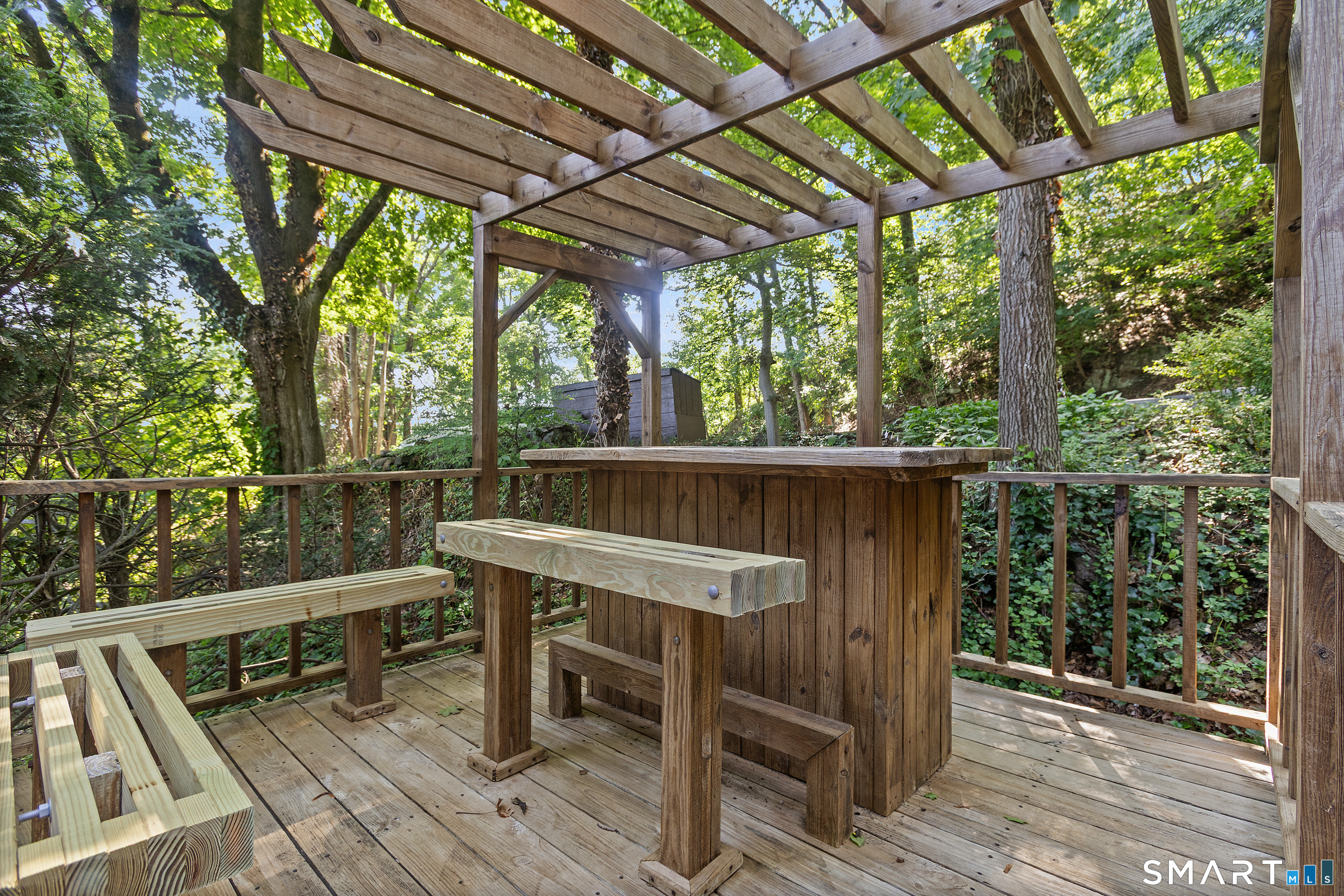 4 Beach Road Danbury, CT 06811 - Photo 3 of 39