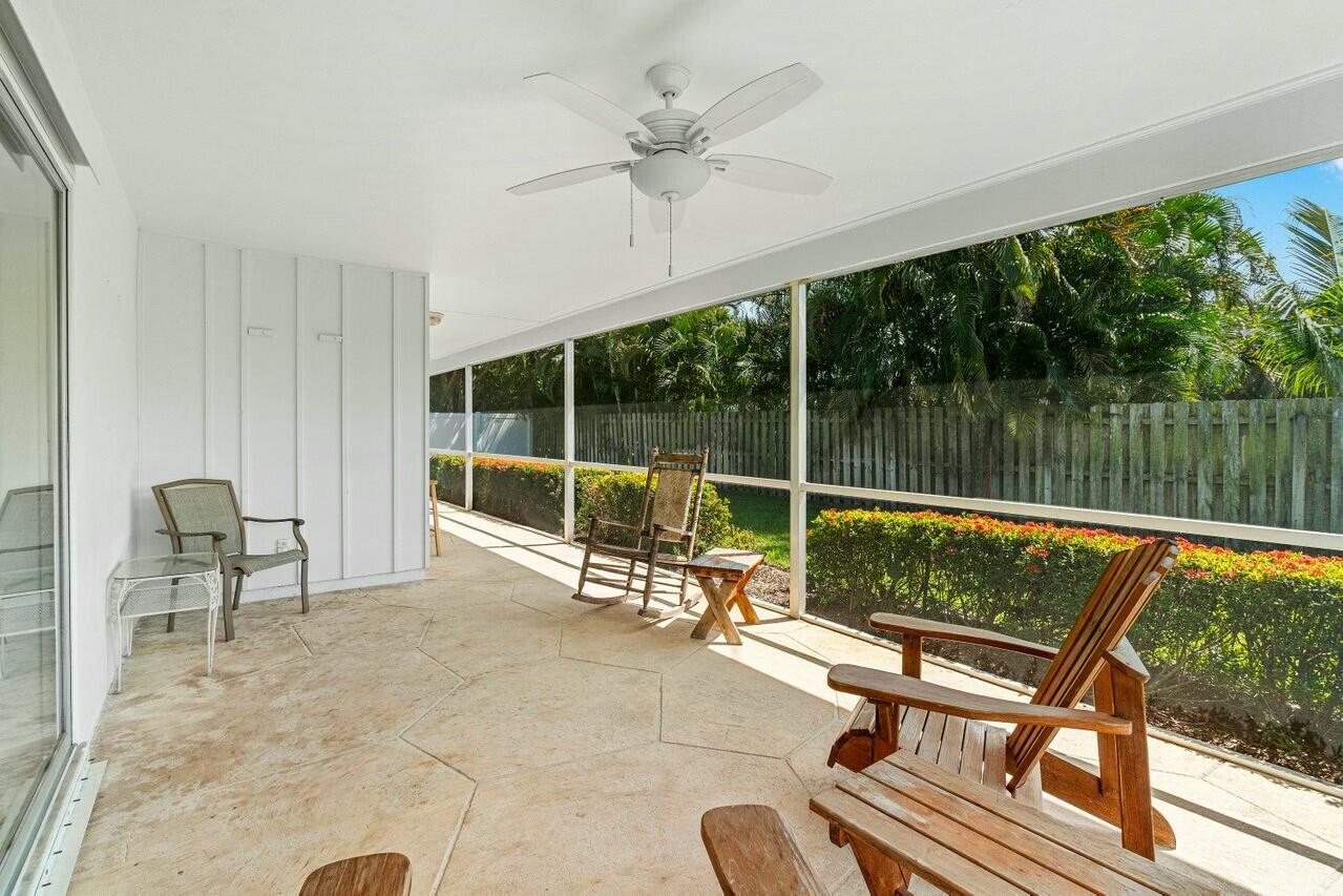 45 Golfview Drive Tequesta, FL 33469 - Photo 19 of 29 Covered & Screened-In Patio