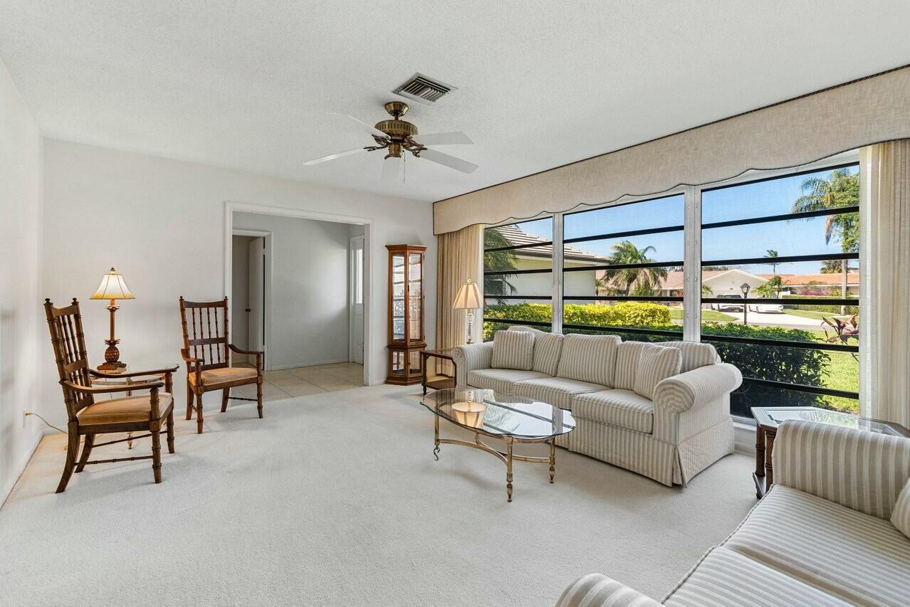 45 Golfview Drive Tequesta, FL 33469 - Photo 3 of 29 Living Room