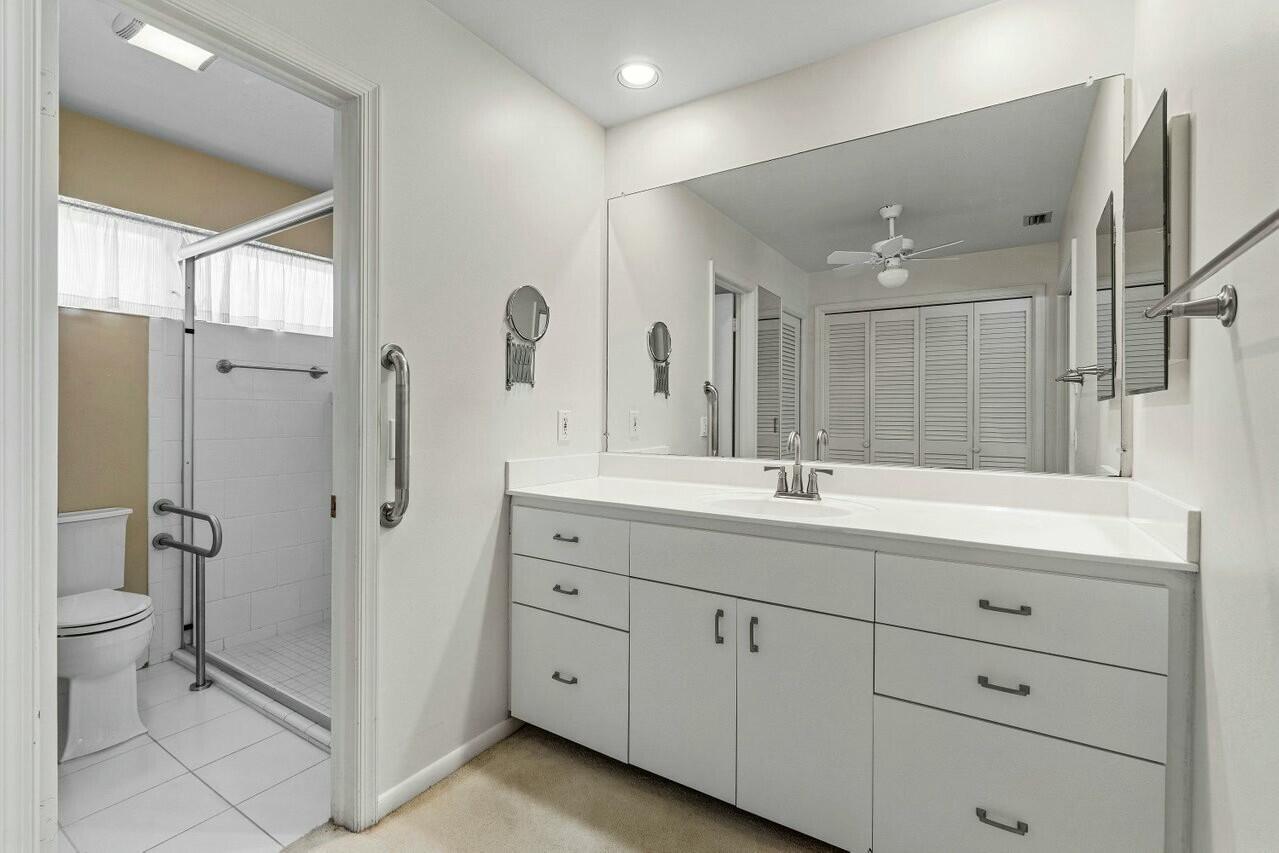 45 Golfview Drive Tequesta, FL 33469 - Photo 9 of 29 Primary Ensuite