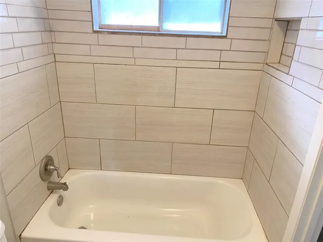 $1,400 | 10122 Shadow Wood Drive, Unit 23, Houston, TX 77043