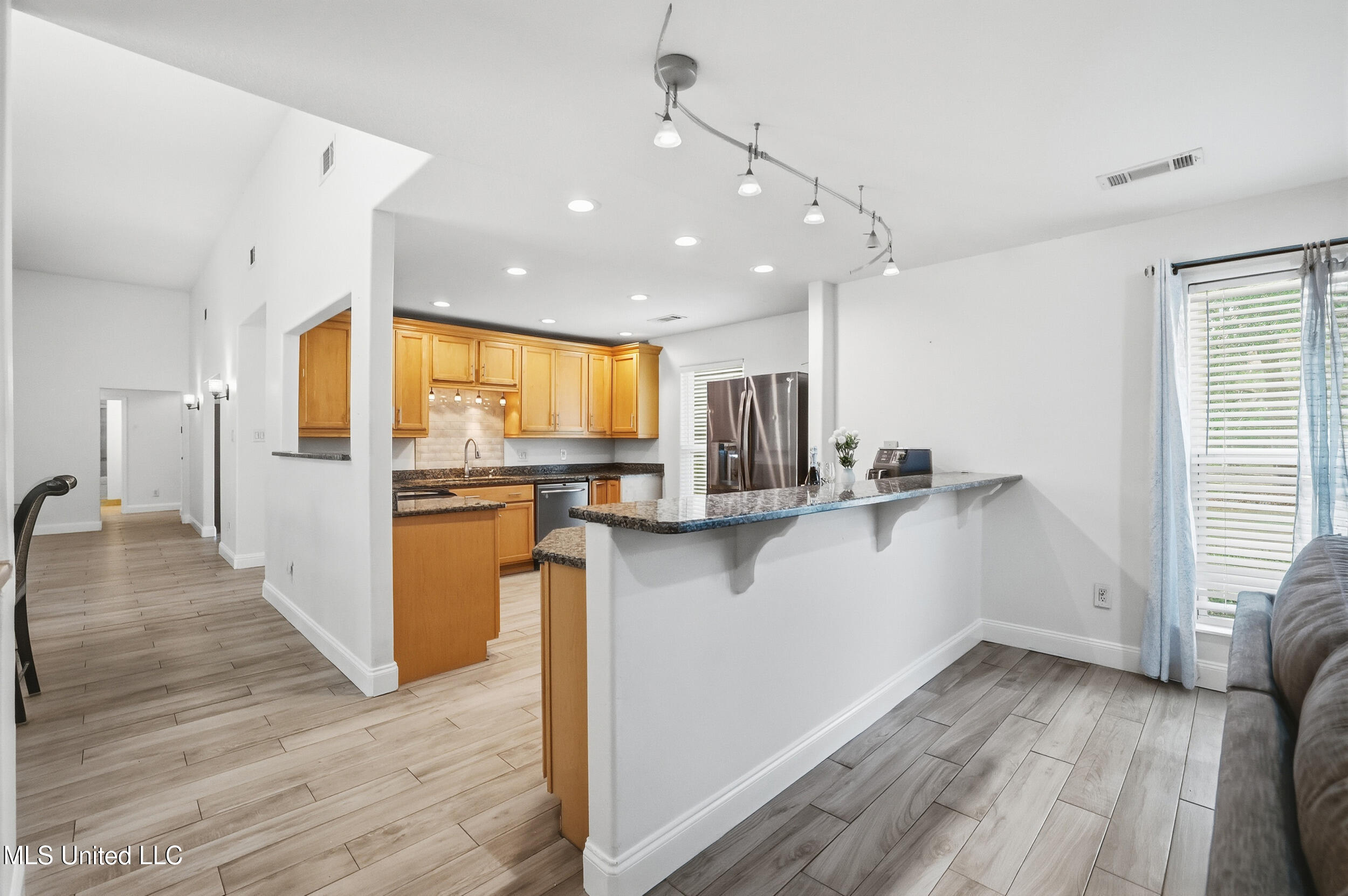 6800 Riviera Drive Biloxi, MS 39532 - Photo 12 of 71 25_r6__5844