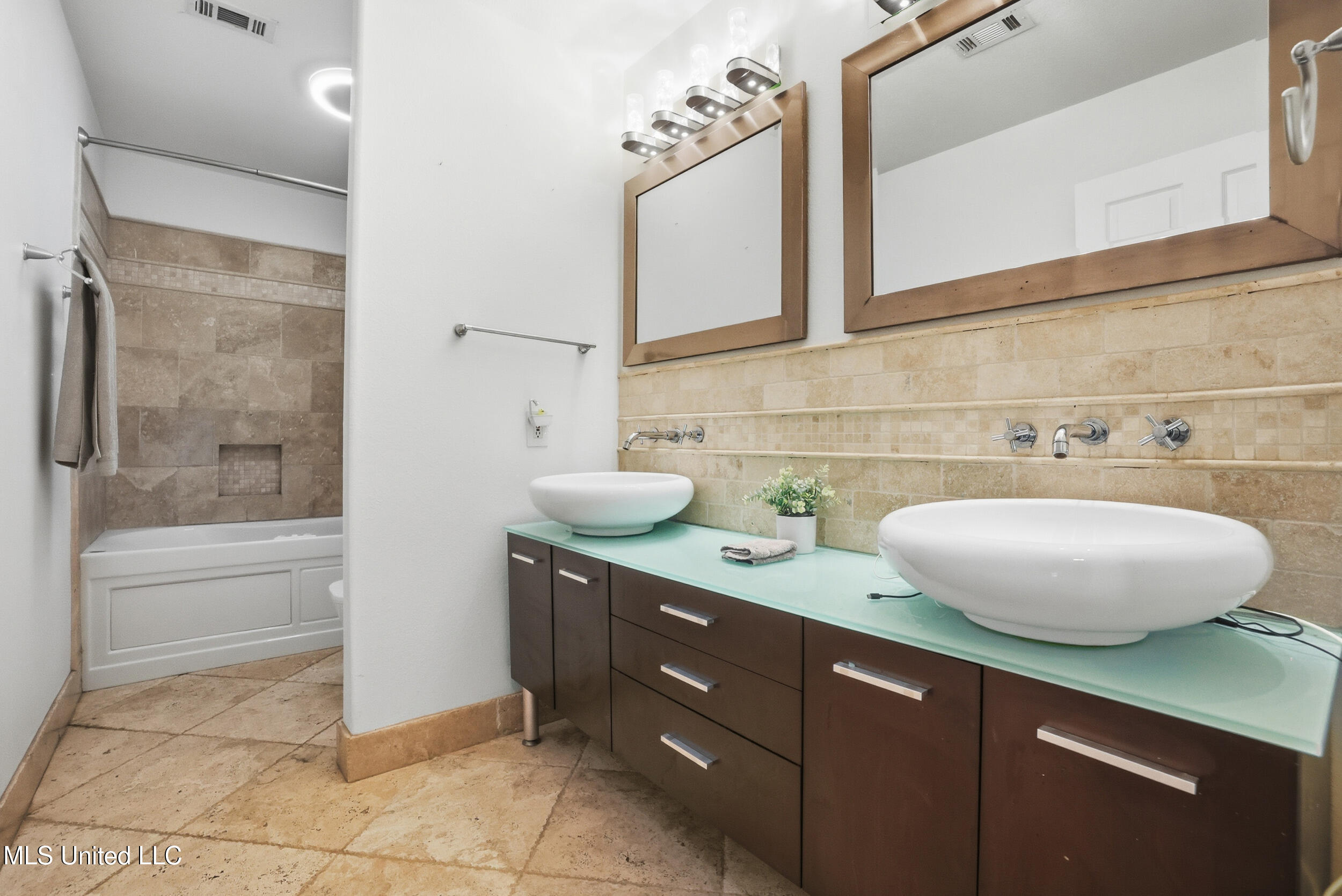 6800 Riviera Drive Biloxi, MS 39532 - Photo 41 of 71 44_r6__5929