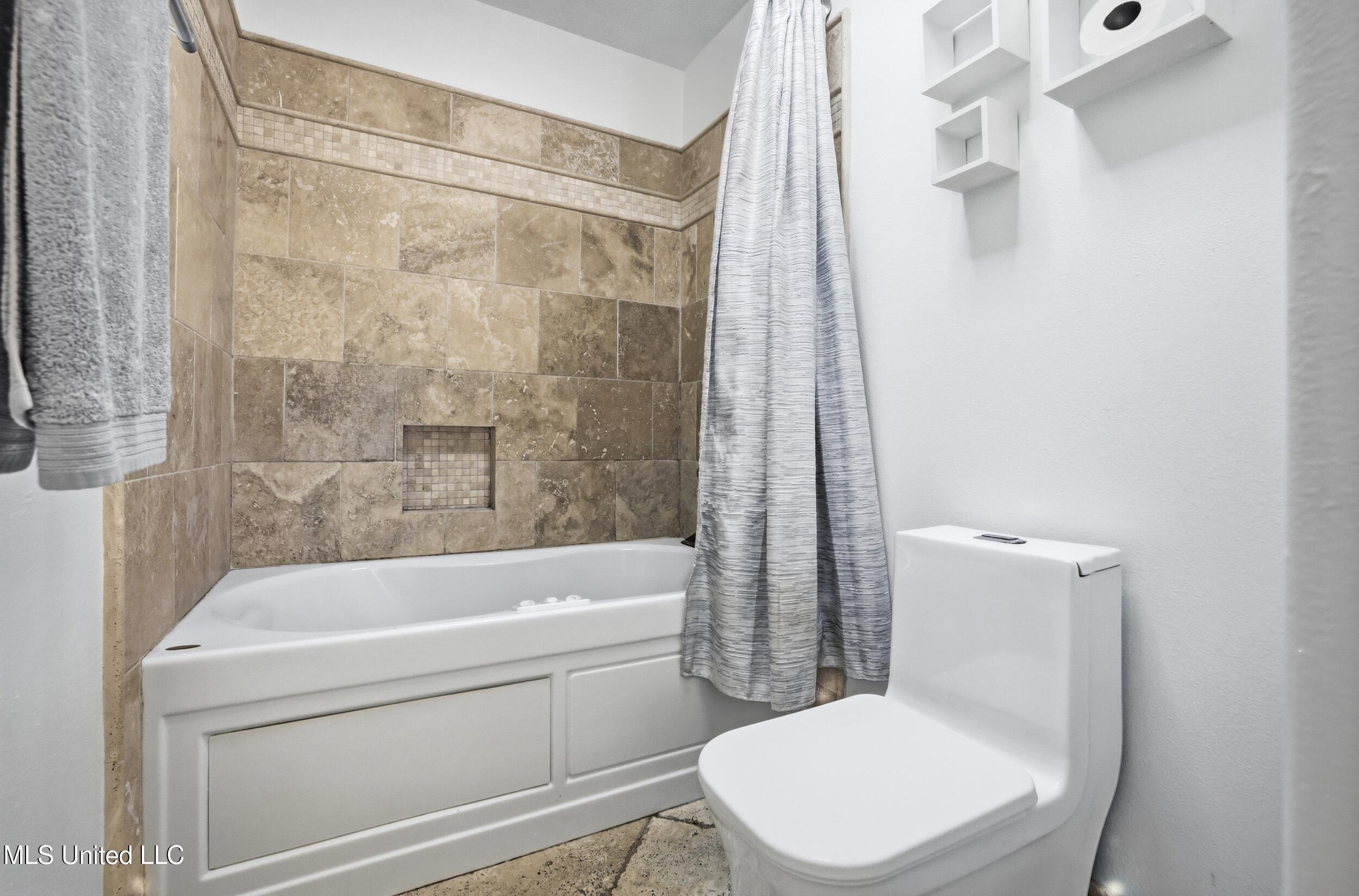 6800 Riviera Drive Biloxi, MS 39532 - Photo 42 of 71 45_r6__5934