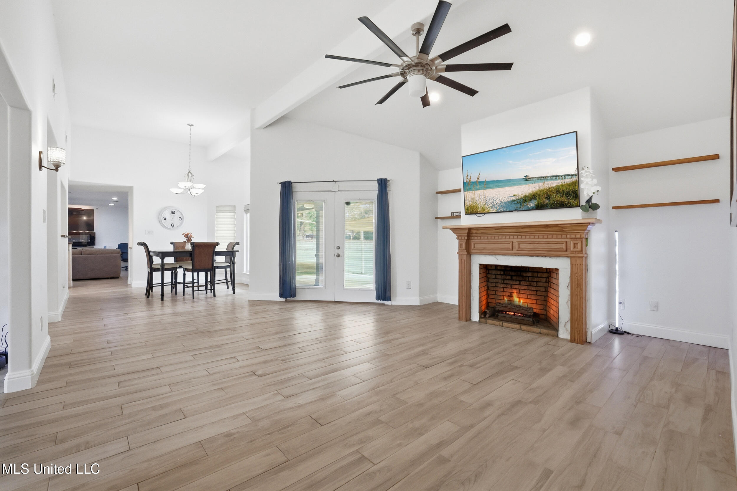 6800 Riviera Drive Biloxi, MS 39532 - Photo 8 of 71 21_r6__5824_with_fire