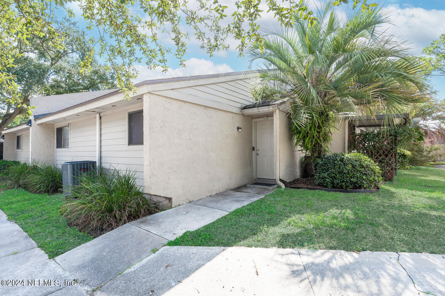 3801 Crown Point Road, Unit 2031 Jacksonville, FL 32257 - Photo 1 of 25 3801 Crown Point Rd 2031-large-002-015-A