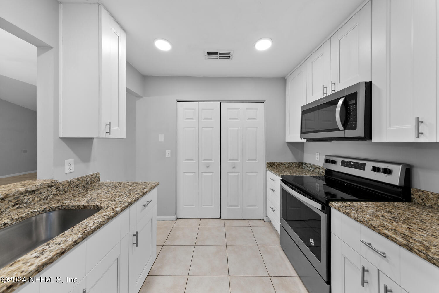 3801 Crown Point Road, Unit 2031 Jacksonville, FL 32257 - Photo 12 of 25 3801 Crown Point Rd 2031-large-013-009-A