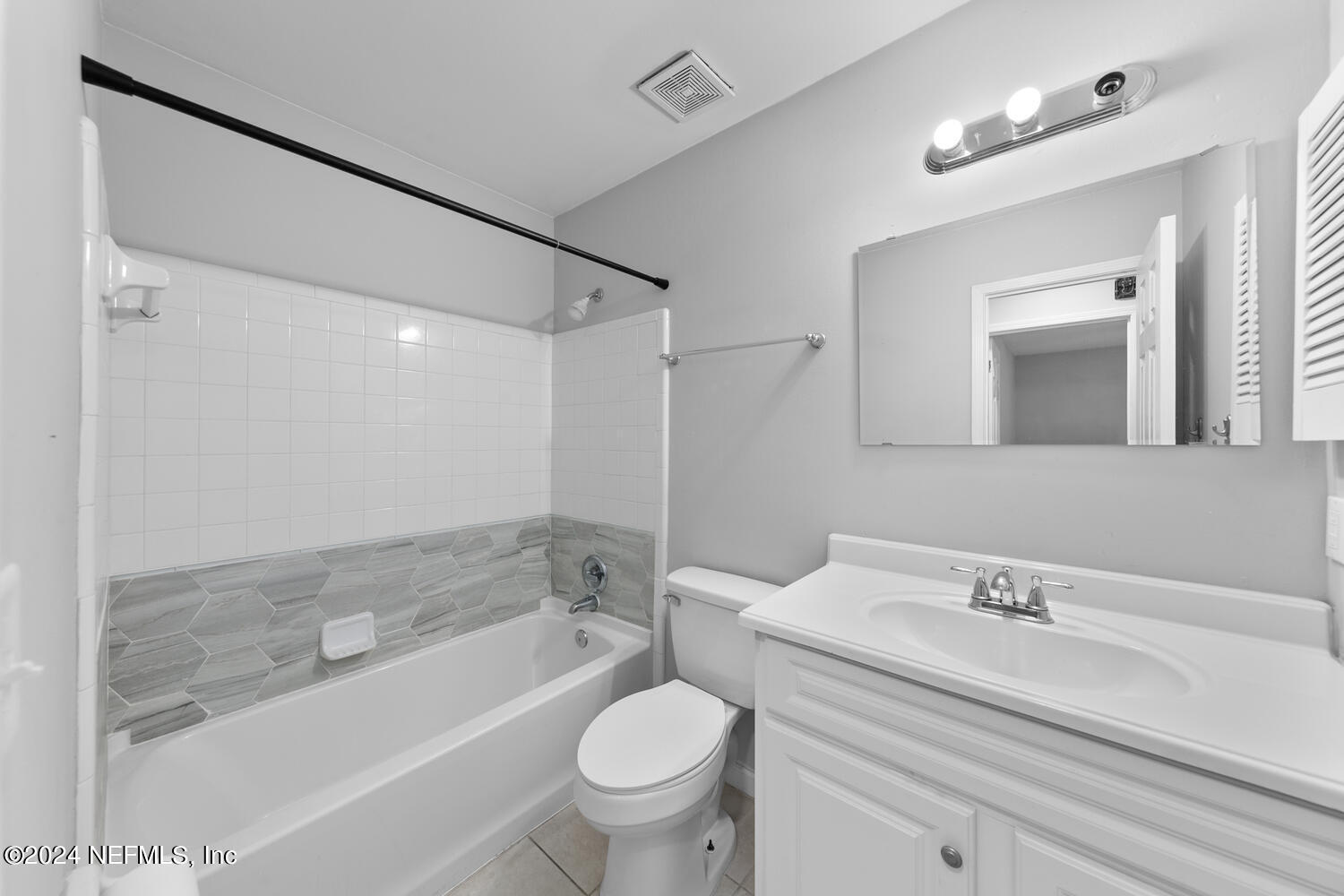 3801 Crown Point Road, Unit 2031 Jacksonville, FL 32257 - Photo 15 of 25 3801 Crown Point Rd 2031-large-016-011-A